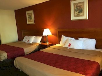 Econo Lodge Норуок Екстериор снимка