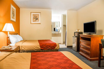 Econo Lodge Норуок Екстериор снимка