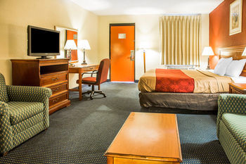 Econo Lodge Норуок Екстериор снимка