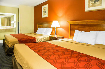 Econo Lodge Норуок Екстериор снимка