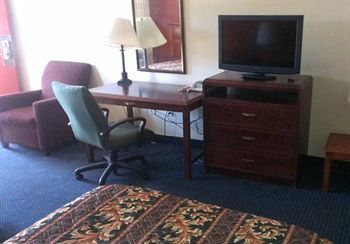 Econo Lodge Норуок Екстериор снимка