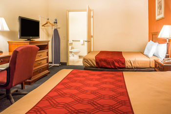 Econo Lodge Норуок Екстериор снимка