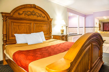 Econo Lodge Норуок Екстериор снимка
